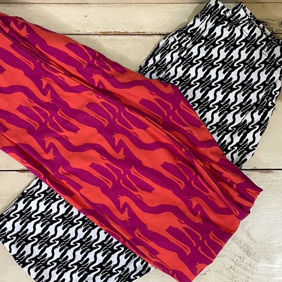 LuLaRoe Pants - Lularoe/ Giraffe 🦒 leggings 2 pack!